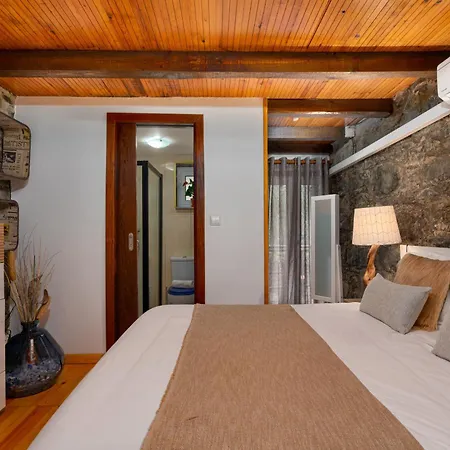 King Shelter By Homie * Porto Moniz