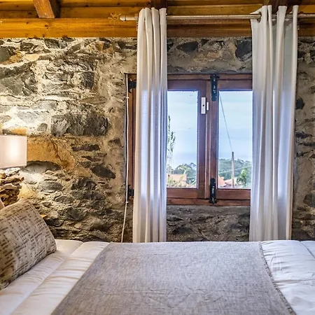 King Shelter By Homie * Porto Moniz