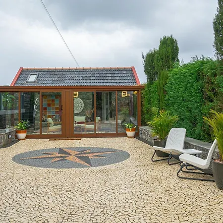 King Shelter By Homie * Porto Moniz