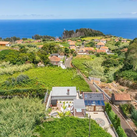 King Shelter By Homie * Porto Moniz