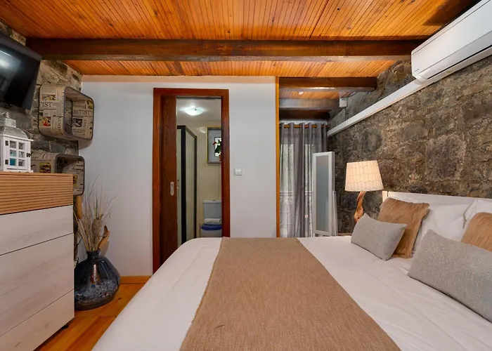 King Shelter By Homie * Porto Moniz